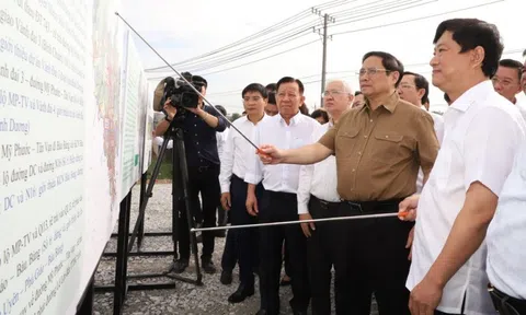 Thủ tướng Phạm Minh Chính khảo sát các dự án giao thông trọng điểm tại Bình Dương